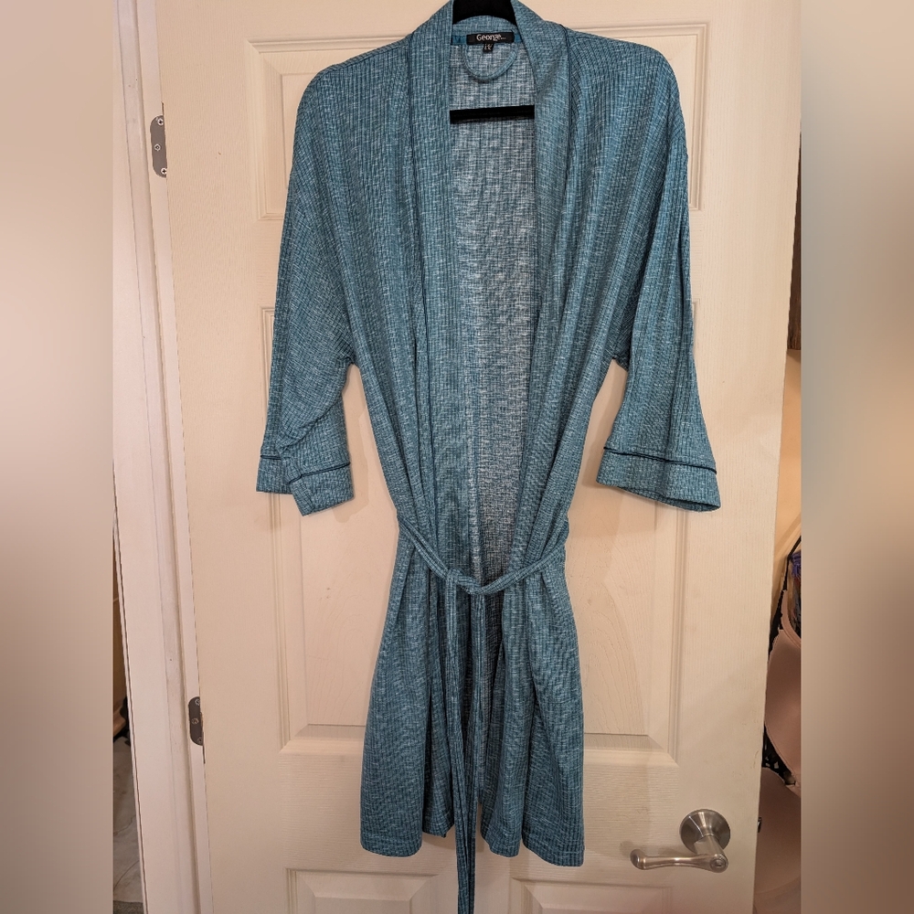 Green Robe L/XL (I04)